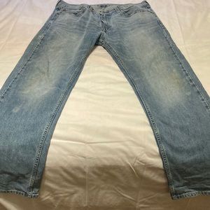 36x32 Levi jeans
